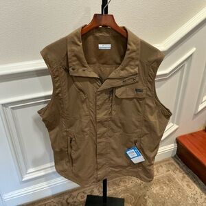 Columbia Tan Men's Zip-Up Outdoor Vest